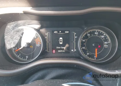 2018 Jeep Cherokee Latitude 4X4 из США, поврежденный, VIN 1C4PJMCB7JD528984